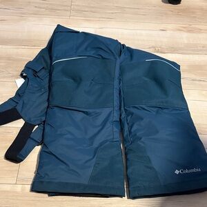 NWT Columbia Youth S (8) Adventure Bib